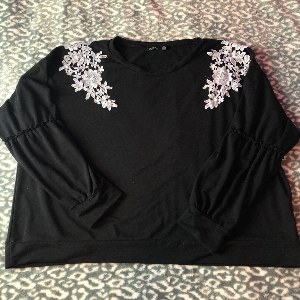 Boohoo Millie Embroidered Black Sweater (size 18)
